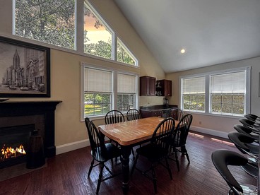 Charming North Conway NH Vacation Rental with Hot Tub, Pool Access & Mountain Views near Downtown - North Conway, New Hampshire - glamping.directory