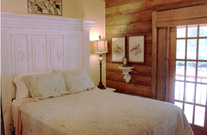 Rustic Lodge Getaway with Large Patio and Pond near Lufkin, Texas - Huntington, Texas - glamping.directory