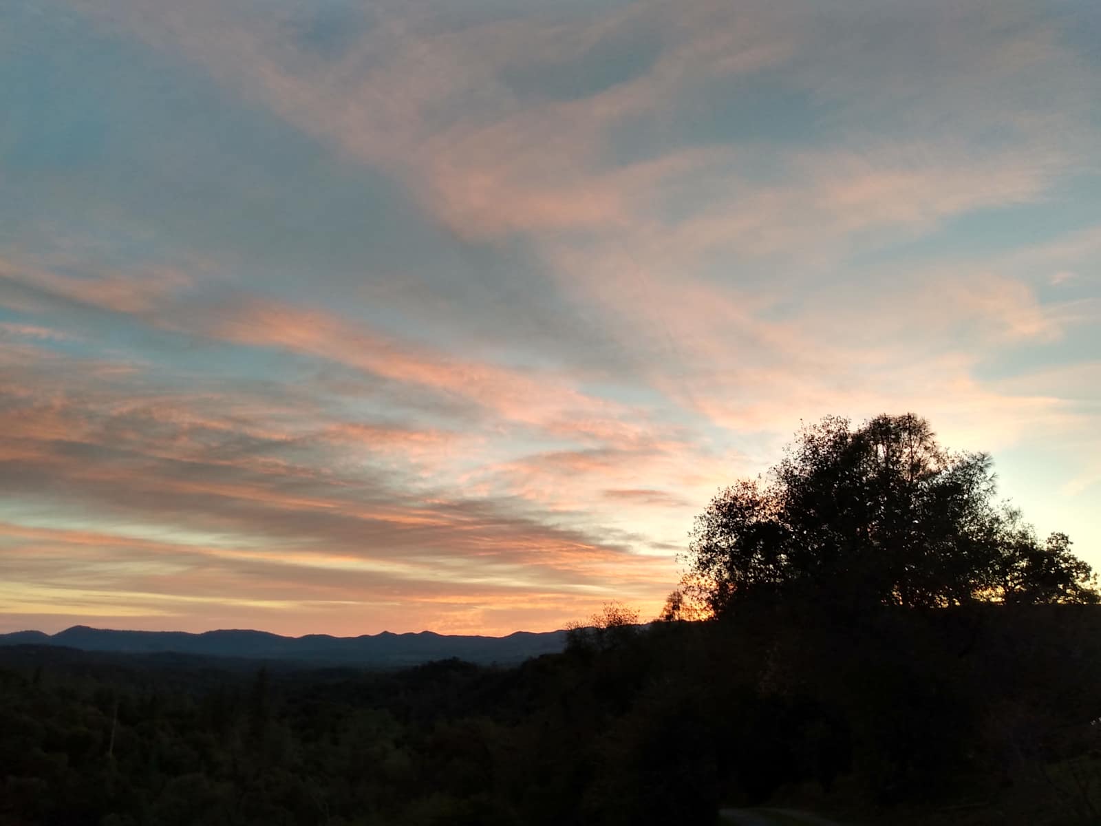 Sunset Serenity - Mountain Ranch, California - glamping.directory