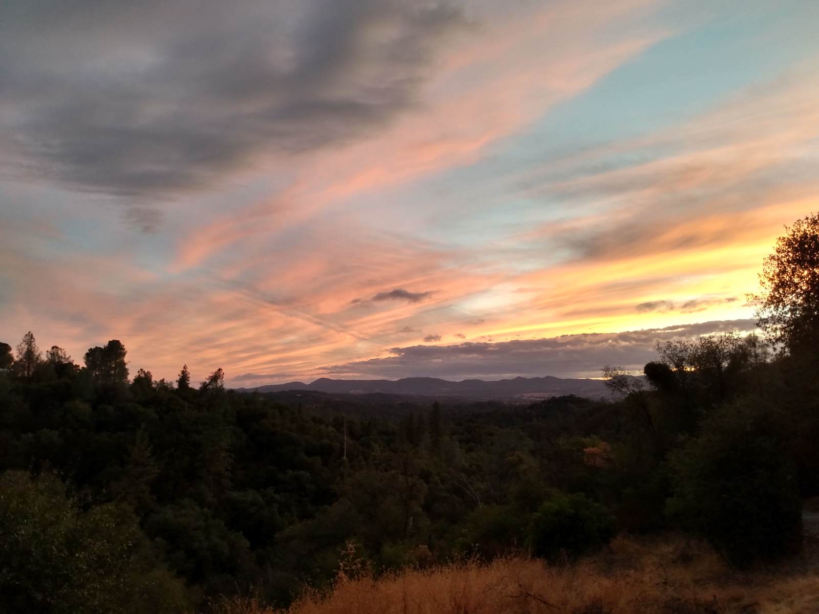 Sunset Serenity - Mountain Ranch, California - glamping.directory