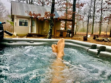 Tranquil Lakefront Cabin Surrounded by Woods, Wildlife & Scenic Trails in Williford, Arkansas - Williford, Arkansas - glamping.directory