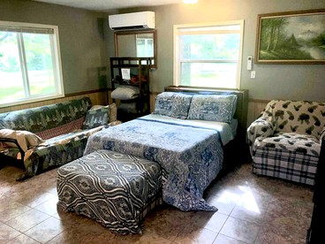 Tranquil Lakefront Cabin Surrounded by Woods, Wildlife & Scenic Trails in Williford, Arkansas - Williford, Arkansas - glamping.directory