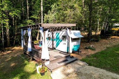 Vintage Camper Rental in Franklin for Couples Getaway in the Mountains in North Carolina - glamping.directory