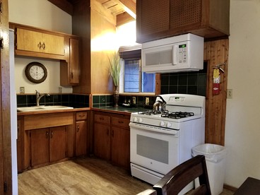 Rustic Cabin with Gorgeous Stone Fireplace in the Heart of Big Bear, California - Big Bear Lake, California - glamping.directory