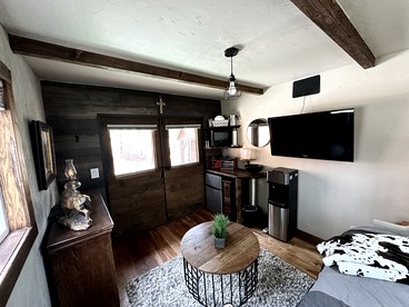 Quaint Rustic Cabin Surrounded by Nature in Black Forest, Colorado - Black Forest, Colorado - glamping.directory
