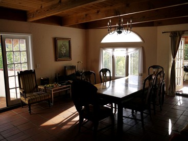 Captivating Riverfront Vacation Rental for Large Groups in Three Rivers, California - Three Rivers, California - glamping.directory