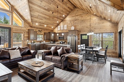 Wonderful Mountain Cabin Retreat with Fully Equipped Exterior, Spa and Pool Table in Sevierville, Tennessee - Sevierville, Tennessee - glamping.directory