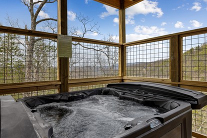Wonderful Mountain Cabin Retreat with Fully Equipped Exterior, Spa and Pool Table in Sevierville, Tennessee - Sevierville, Tennessee - glamping.directory