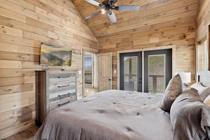 Wonderful Mountain Cabin Retreat with Fully Equipped Exterior, Spa and Pool Table in Sevierville, Tennessee - Sevierville, Tennessee - glamping.directory