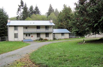 Romantic Getaway in a Bed and Breakfast Lodge in Port Angeles, Washington - glamping.directory