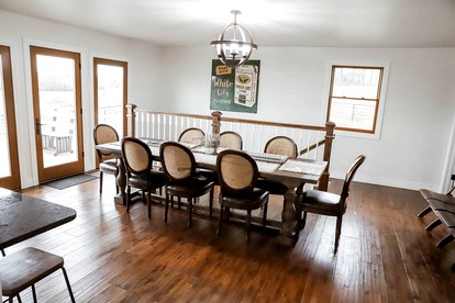 Beautiful and Spatious Vacation Rental with 6 Bedrooms near Owensville, Missouri - Canaan Township, Missouri - glamping.directory