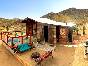 Romantic Yucca Valley Cabin with Hot Tub - glamping.directory