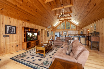 Stunning Pet-Friendly Cabin in Sevierville, Georgia, For Dreamy Escapes to Nature - Sevierville, Tennessee - glamping.directory