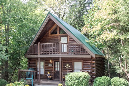 Romantic Escapes in Tennessee in this Lovely Cabin with Hot Tub in Gatlinburg - glamping.directory