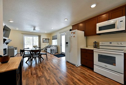 Duplex Rental with Lake Views Great for Groups in Wisconsin - Hayward, Wisconsin - glamping.directory