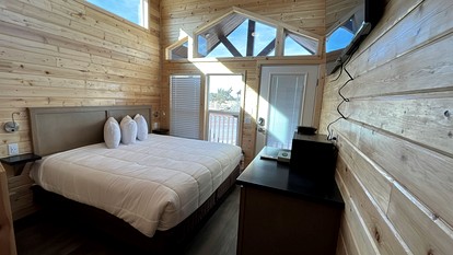 Private Rustic Chalet with Loft & Stunning Night Skies in Williams, Arizona - Williams, Arizona - glamping.directory