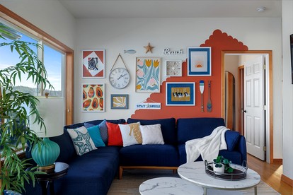Gorgeous, Waterfront Beach Cottage on Oyster Bay with Easy Access to Olympic National Park - Hoodsport, Washington - glamping.directory
