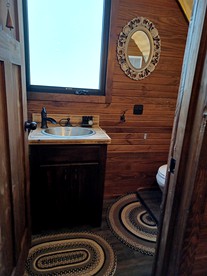 Cozy Family Wagon makes for a Brilliant Florida Vacation - Melrose, Florida - glamping.directory