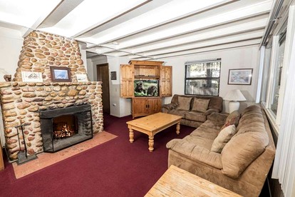 Serene Lakefront Cabin with Exceptional Views for Family Getaway in South Lake Tahoe, California - South Lake Tahoe, California - glamping.directory