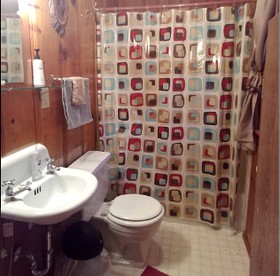 Splendid, Cozy Cabin Amid the Mountains near Cody, Wyoming - Cody, Wyoming - glamping.directory
