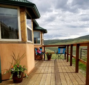 Splendid, Cozy Cabin Amid the Mountains near Cody, Wyoming - Cody, Wyoming - glamping.directory