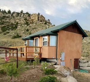 Splendid, Cozy Cabin Amid the Mountains near Cody, Wyoming - Cody, Wyoming - glamping.directory