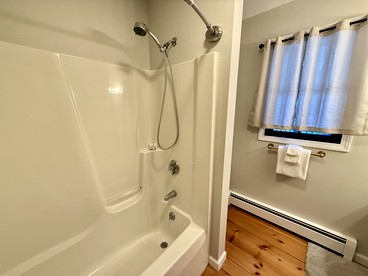 Fantastic Cottage with Fire Pit in Sunderland, Vermont - Sunderland, Vermont - glamping.directory