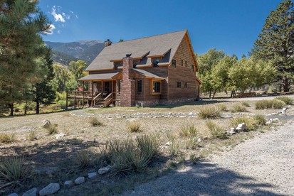 Stunning Mountainside Cabin Rental with a View Nestled in the Heart of the Colorado Rockies - Nathrop, Colorado - glamping.directory