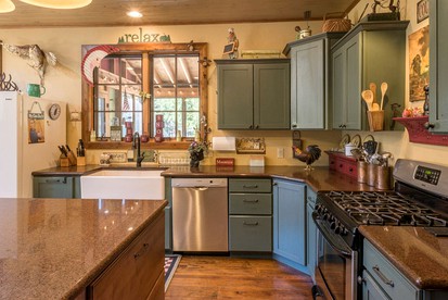 Stunning Mountainside Cabin Rental with a View Nestled in the Heart of the Colorado Rockies - Nathrop, Colorado - glamping.directory
