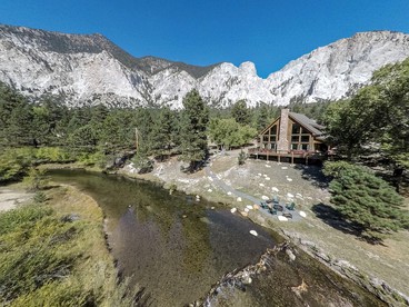 Stunning Mountainside Cabin Rental with a View Nestled in the Heart of the Colorado Rockies - Nathrop, Colorado - glamping.directory