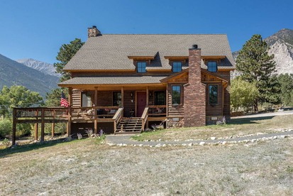 Stunning Mountainside Cabin Rental with a View Nestled in the Heart of the Colorado Rockies - glamping.directory