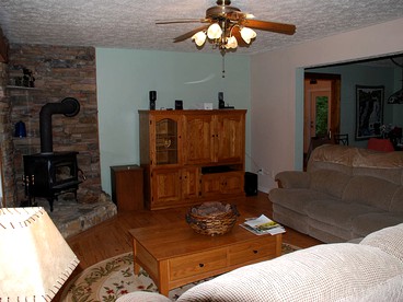 Simple Camping Cabin on Eight Private Forested Acres near Brevard, North Carolina - Brevard, North Carolina - glamping.directory