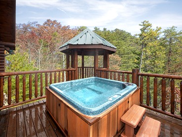 Inviting Cabin in Gatlinburg for a Peaceful Tennessee Vacation - Gatlinburg, Tennessee - glamping.directory
