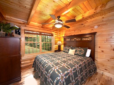 Inviting Cabin in Gatlinburg for a Peaceful Tennessee Vacation - Gatlinburg, Tennessee - glamping.directory