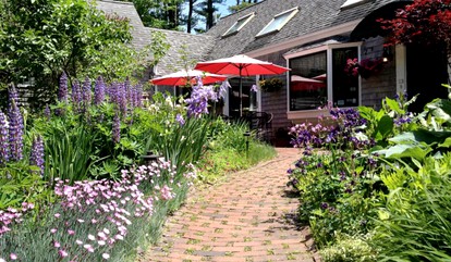 Luxurious Getaway with Jacuzzi Bathtub near Portsmouth on the Maine Coast - glamping.directory