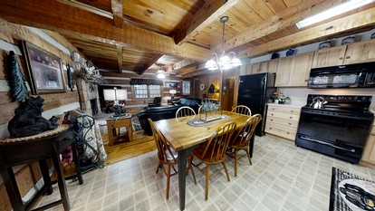 Breathtaking Cabin with Barbecue, Fireplace and Hot-tub in Sevierville, Tennessee - Sevierville, Tennessee - glamping.directory