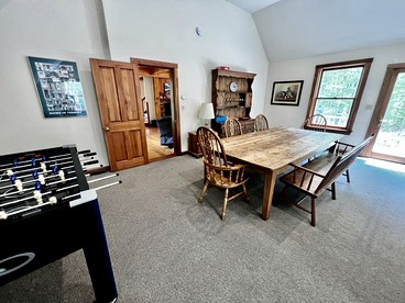 Delightful Rental with Fire Pit, Jacuzzi and Foosball Table in Vermont - Londonderry, Vermont - glamping.directory