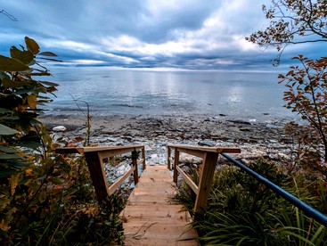 Spacious Waterfront Cottage with Private Beach and Deck, Near Acadia National Park in Hancock Point, Maine - Hancock, Maine - glamping.directory