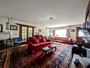 Spacious Waterfront Cottage with Private Beach and Deck, Near Acadia National Park in Hancock Point, Maine - Hancock, Maine - glamping.directory