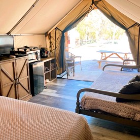 Luxury Safari Tent near Kingsbury, Texas - Kingsbury, Texas - glamping.directory