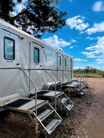 Luxury Safari Tent near Kingsbury, Texas - Kingsbury, Texas - glamping.directory