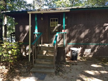 Peaceful Lakeside Weekend Getaway for Four in East Texas - Linden, Texas - glamping.directory
