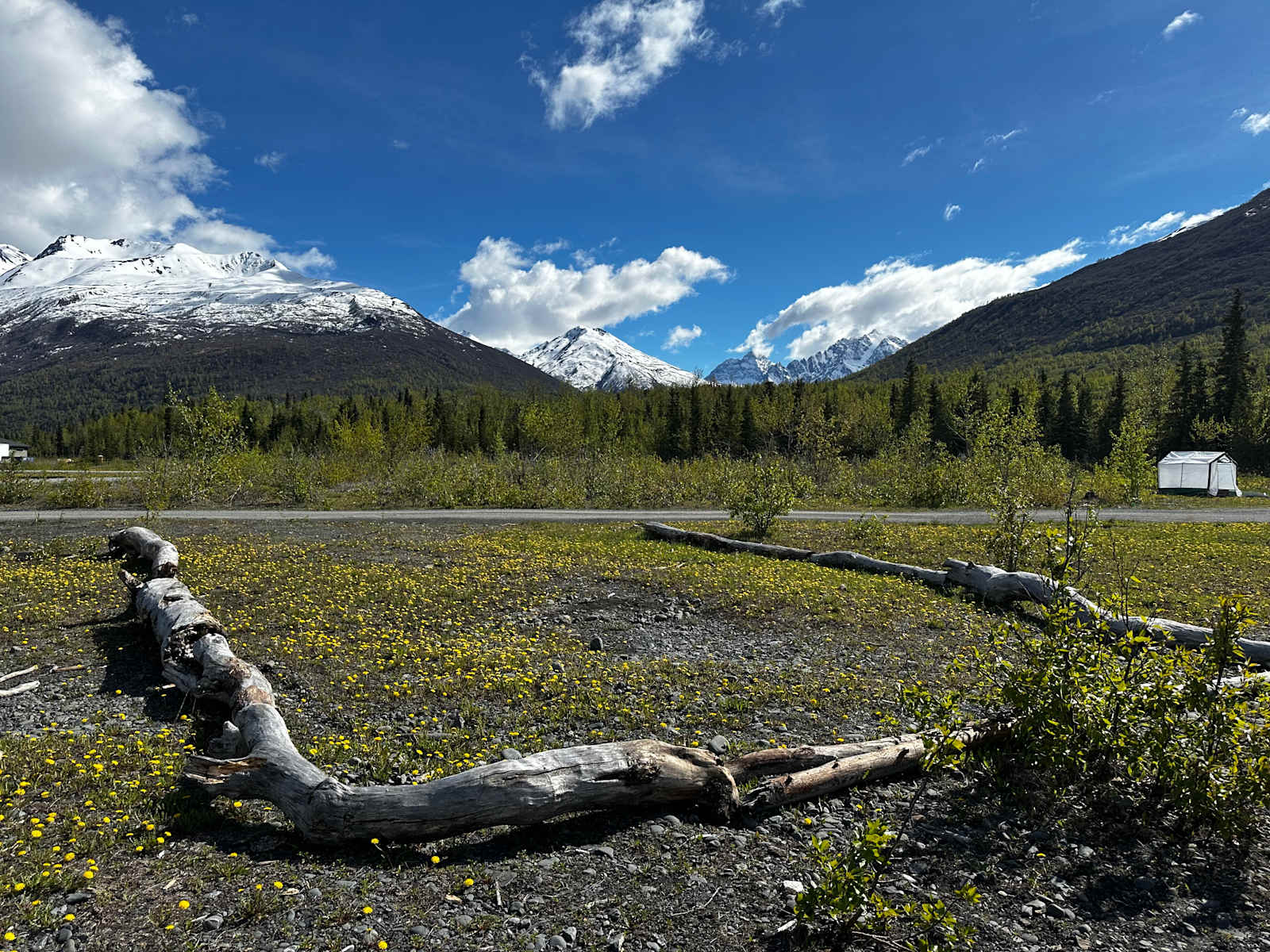 The Glacier Breeze - Palmer, Alaska - glamping.directory