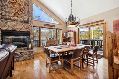 Rustic Wooden Cottage with Pool Table, Spa and Private Deck in Breckenridge, Colorado - Breckenridge, Colorado - glamping.directory