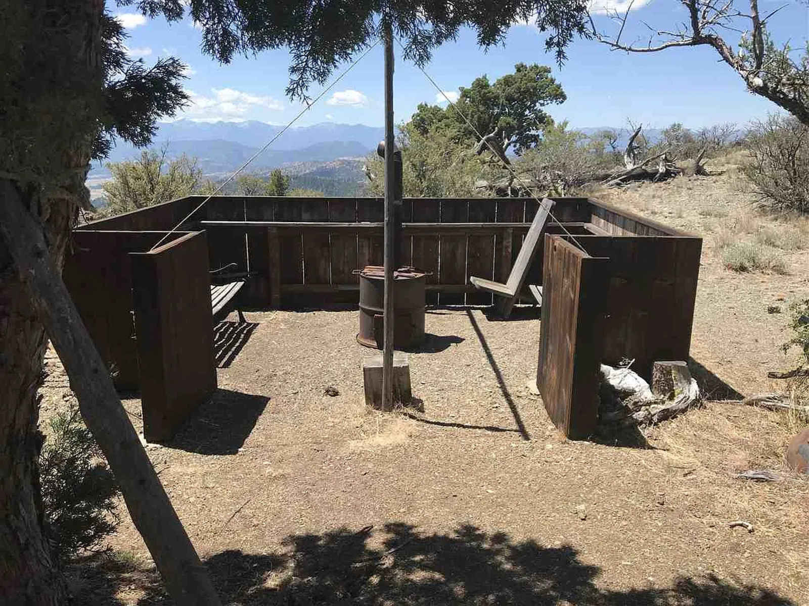 Mountain House Cabin & Tent - Gazelle, California - glamping.directory