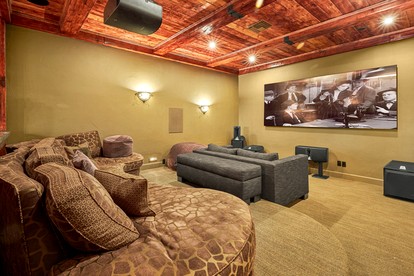Desert Oasis with Jacuzzi and Pool on Black Mountain in Cave Creek, Arizona - Cave Creek, Arizona - glamping.directory