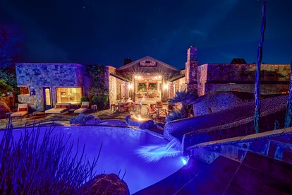 Desert Oasis with Jacuzzi and Pool on Black Mountain in Cave Creek, Arizona - glamping.directory