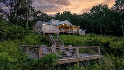 Spectacular Cabin with Home Theater and Fire Pit in Fort Payne, Alabama - Fort Payne, Alabama - glamping.directory