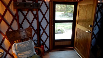 Rustic Romantic Yurt Glamping near Lake Pend Oreille in North Idaho - Sandpoint, Idaho - glamping.directory