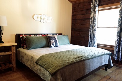 Relaxing Cabin with Hot-tub and Pool Table in Sevierville, Tennessee - Sevierville, Tennessee - glamping.directory